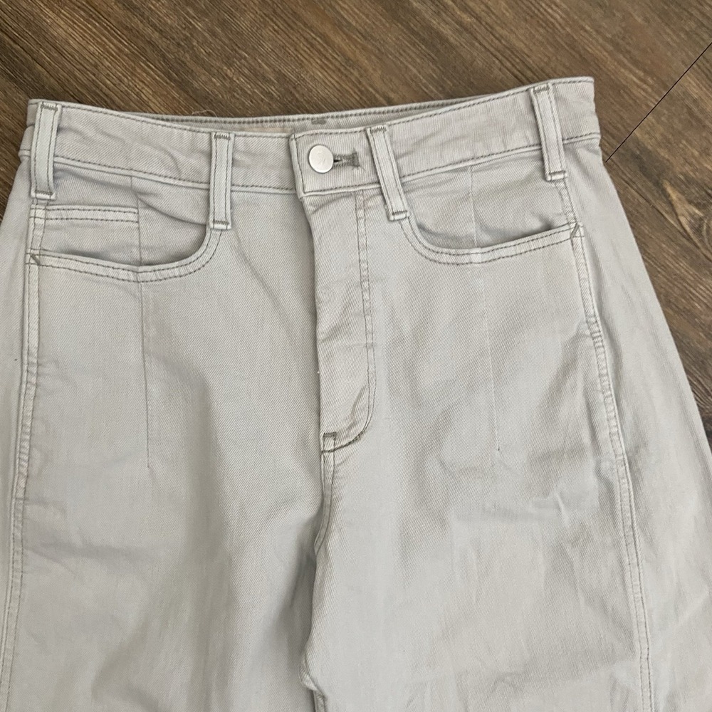Anthropologie Pilcro High Rise Barrel Leg Cropped Light Gray Jeans Size 26 - Picture 3 of 8